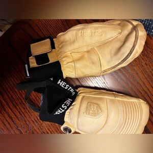 Women’s hestra leather ski mittens